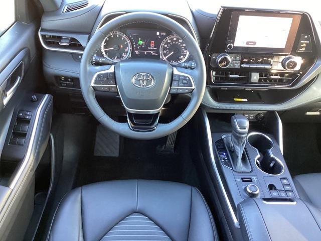 2023 toyota highlander xse