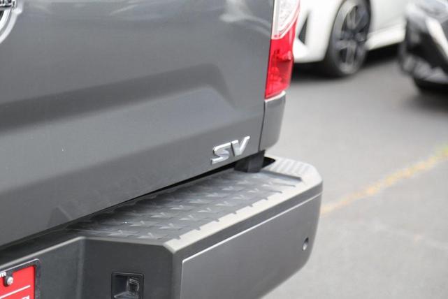 2022 nissan titan sv