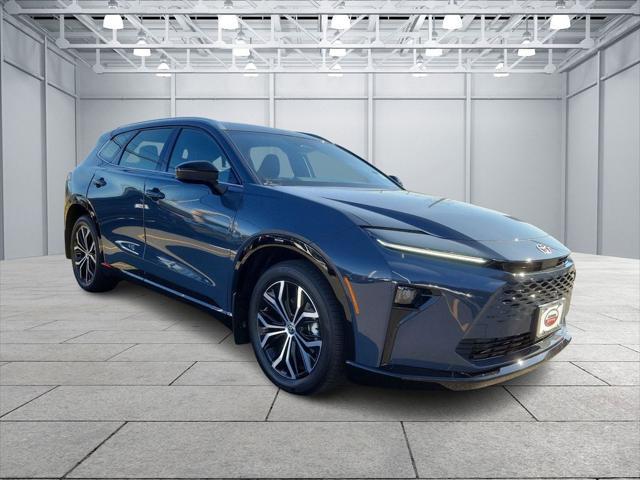 2025 toyota crown signia xle