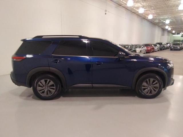 2022 nissan pathfinder sv