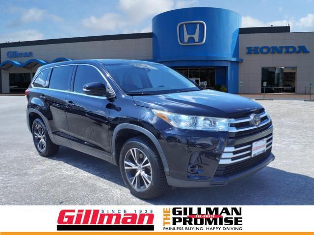 2019 toyota highlander le