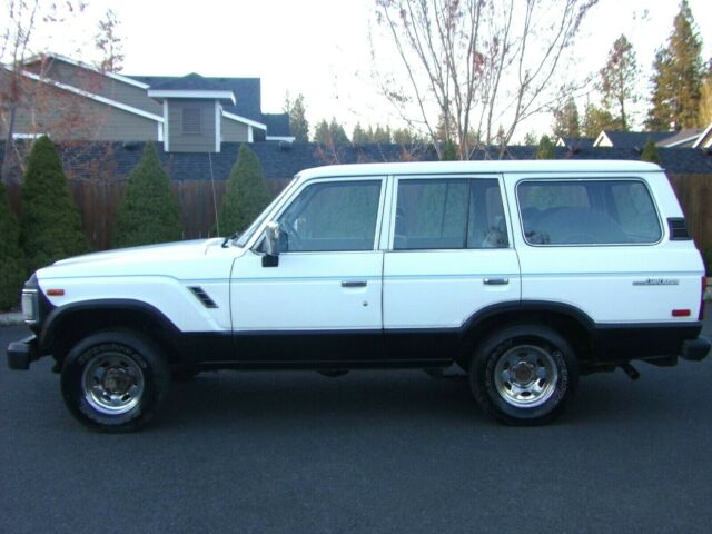 this is a world wide auction selling with no reserve 1989 land cruiser fj62 170k