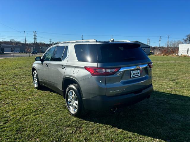 2018 chevrolet traverse lt cloth