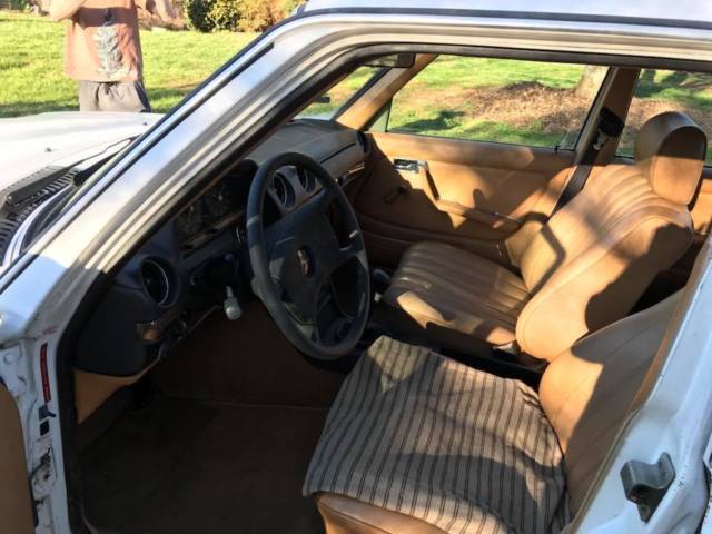 1981 mercedes benz 240d *low miles - 123k*
