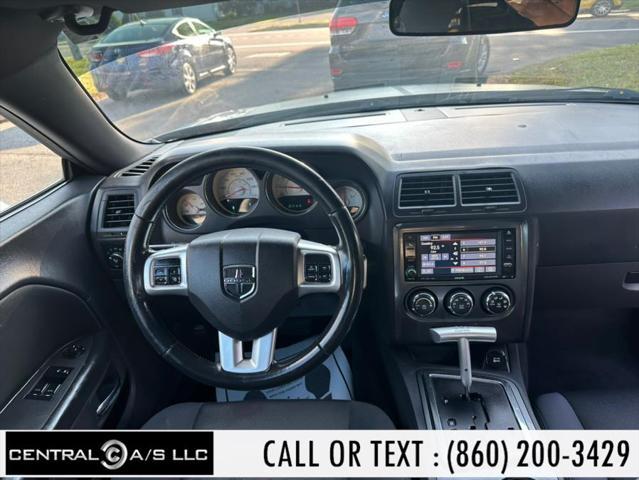2012 dodge challenger sxt