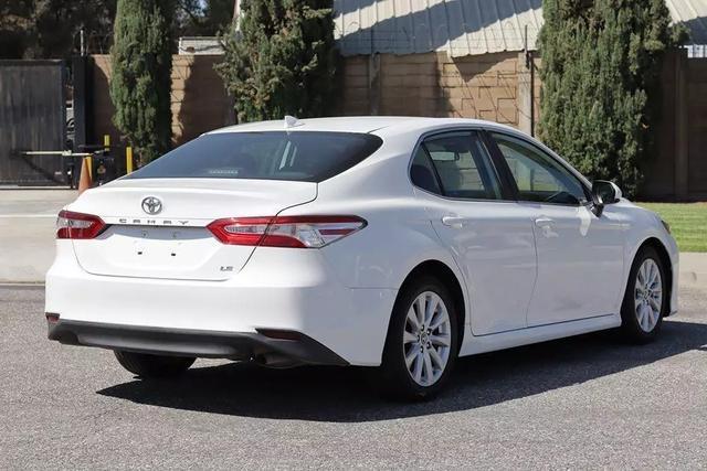 2019 toyota camry le