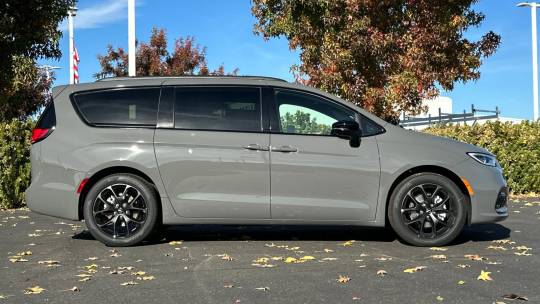 2024 Chrysler Pacifica