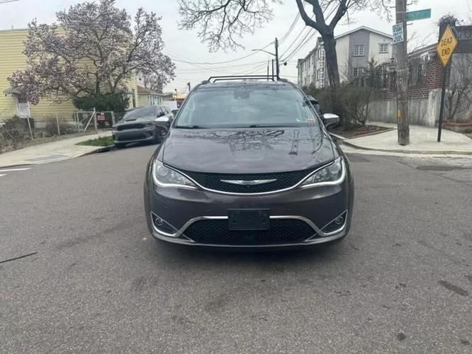 2017 chrysler pacifica limited minivan 4d in flushing, new york