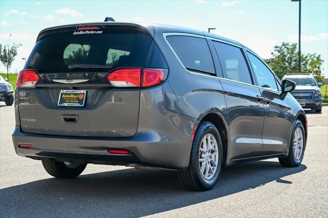 2022 chrysler voyager lx