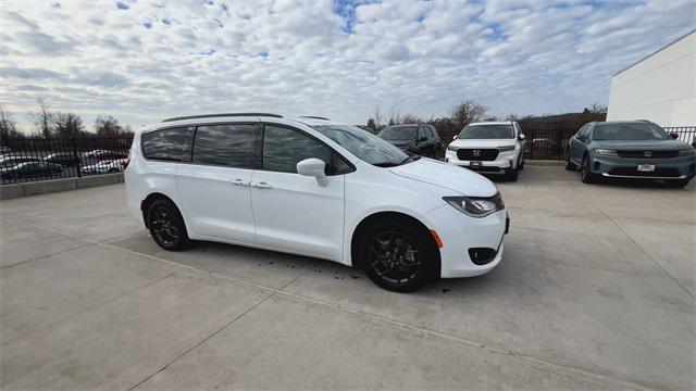 2019 chrysler pacifica touring-l plus