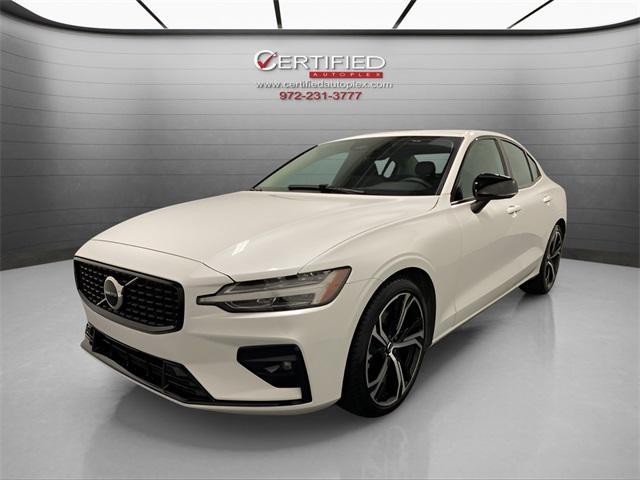 2024 volvo s60 b5 core dark theme