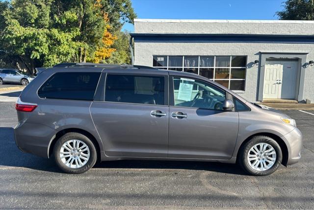 2015 toyota sienna xle
