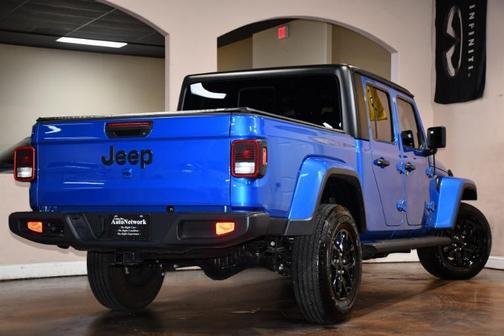 2022 jeep gladiator in milwaukee, wisconsin