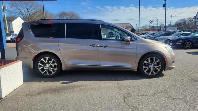 2018 chrysler pacifica limited