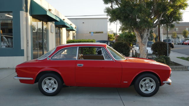 1971 alfa romeo gtv 1750 with 2 engines