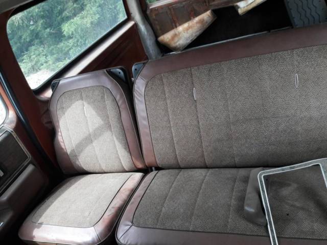 1975 chevy suburban , cali big block a/c no reserve!!!! must go. solid!!!