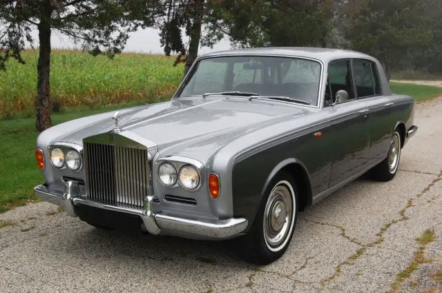 enthusiased owned, beautiful presenting restored shadow. chrome bumper model