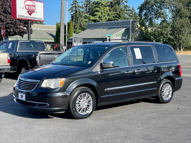 2013 chrysler town & country touring-l