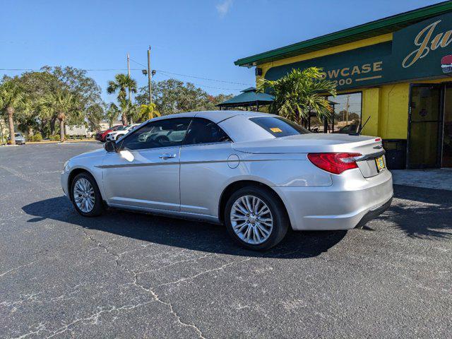 2011 chrysler 200 limited