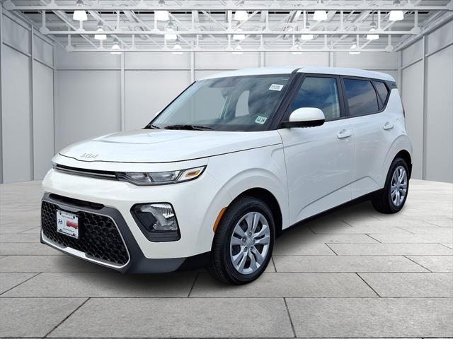 2022 kia soul lx