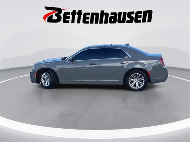 2019 chrysler 300 touring