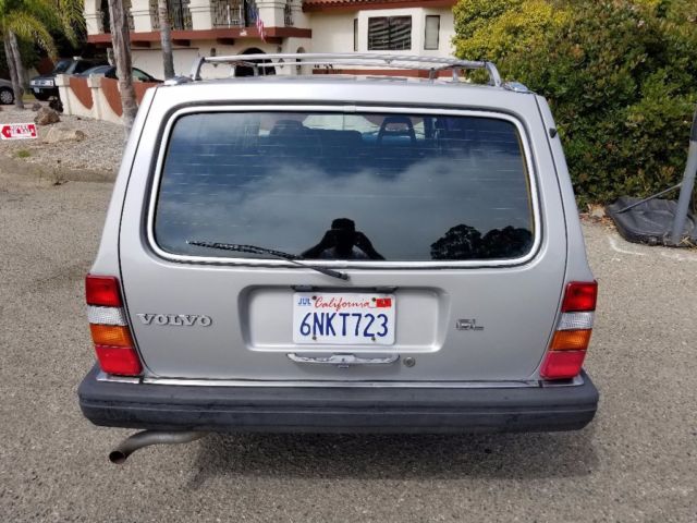 volvo gl wagon. 3rd seat. leather. great shape