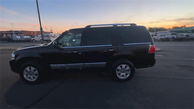 2013 lincoln navigator base