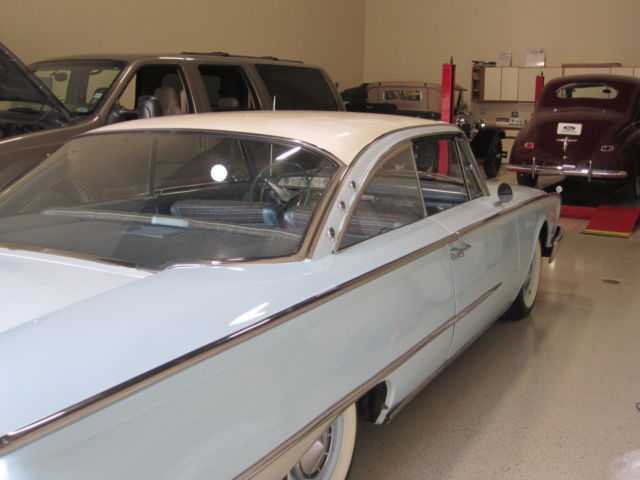 1960 ford galaxie star liner