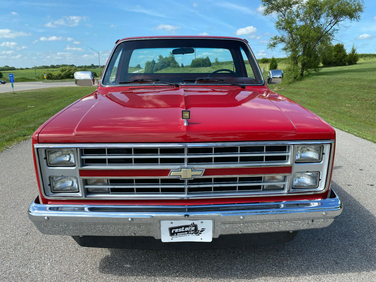 1986 chevrolet c10 silverado 2wd, 5.0l - v8 auto, 36k miles, redwhite