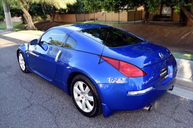 2005 nissan 350z base (m6)