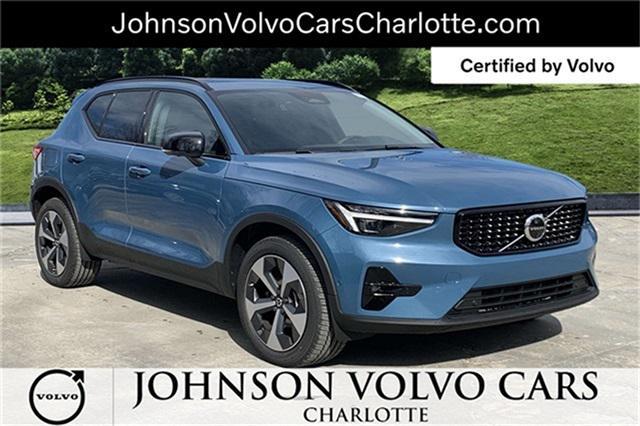 2024 volvo xc40 b5 plus dark theme