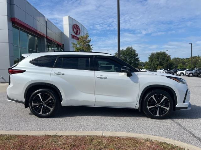 2022 toyota highlander xse