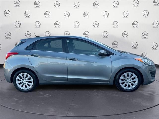 2017 hyundai elantra gt base