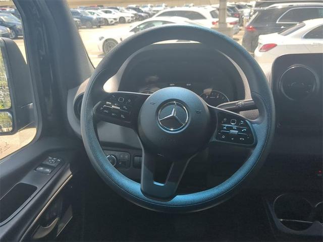 2023 mercedes-benz sprinter 2500 144 wb standard roof passenger
