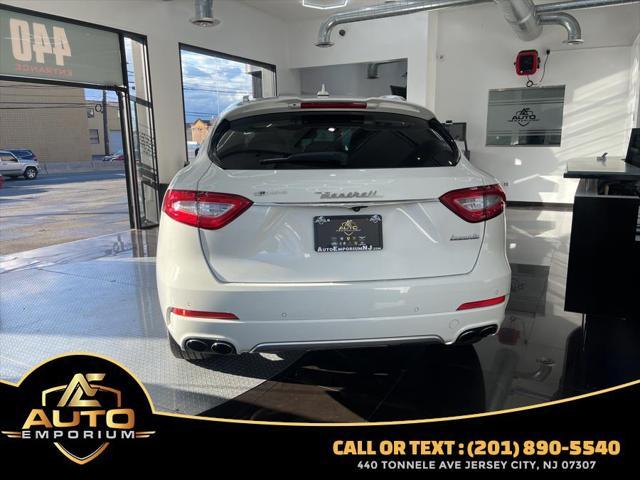 2017 maserati levante base