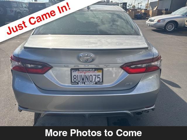 2022 toyota camry se