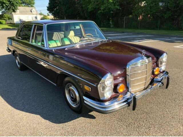 1970 mercedes 300 sel 4 door sedan