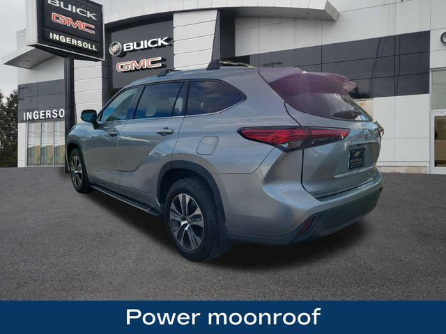 2021 toyota highlander xle