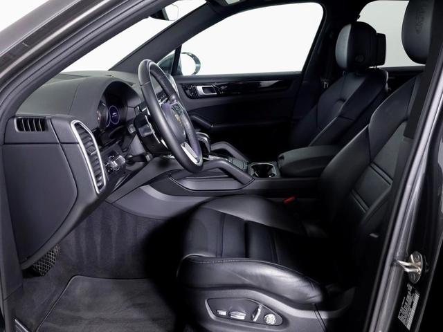 2021 porsche cayenne base