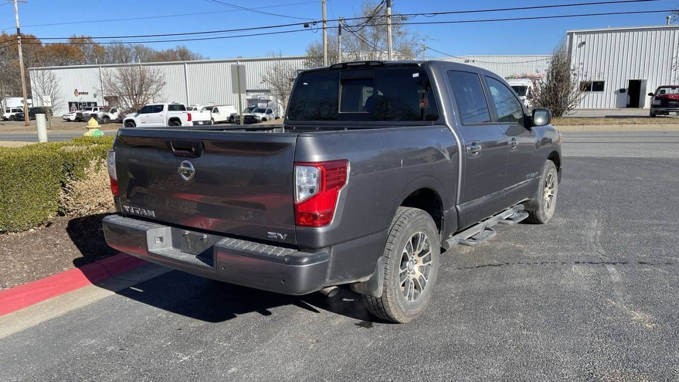 2021 nissan titan sv