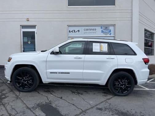 2019 jeep grand cherokee laredo 4dr 4x4 in ross corners, new york