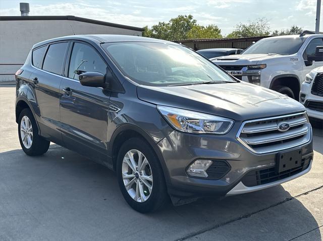 2019 ford escape se