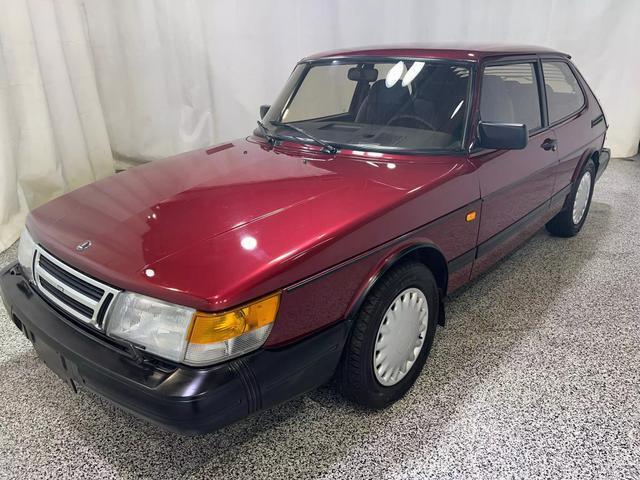 1993 saab 900, red with 84278 miles shipping anywhere!