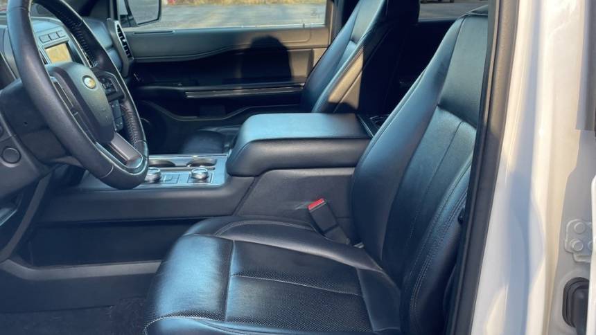 2019 ford expedition xlt