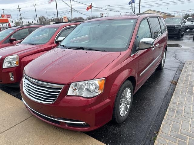2015 chrysler town & country touring-l