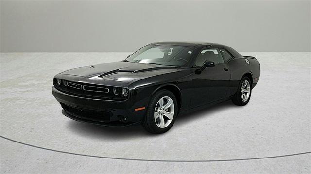 2021 dodge challenger sxt