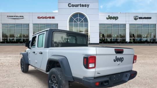 2024 Jeep Gladiator