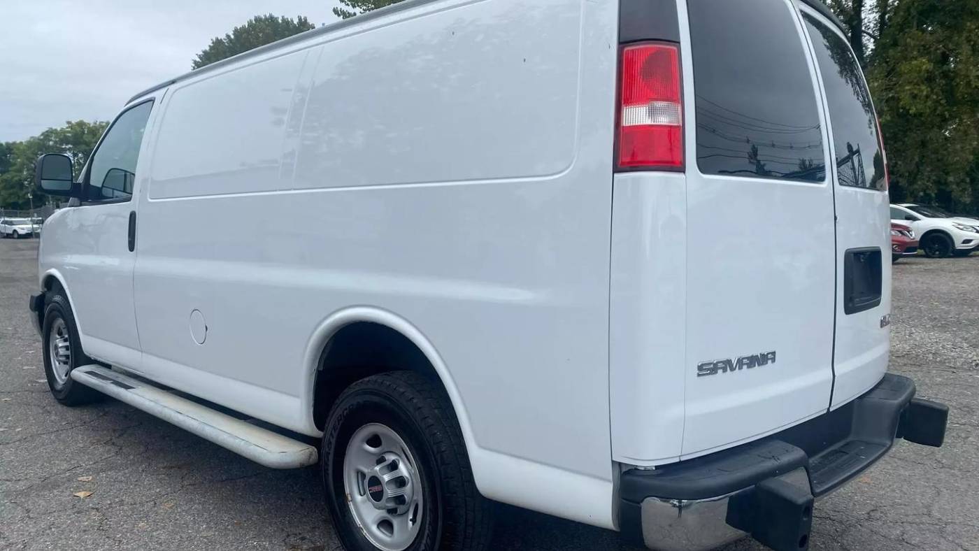 2017 gmc savana 2500