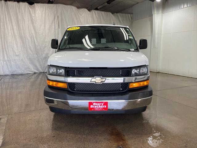 2022 chevrolet express 2500 rwd 2500 regular wheelbase wt
