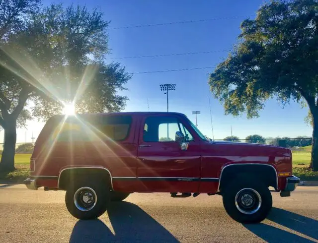 1989 chevrolet blazer k5 4 x 4 - looks and drives excellent!